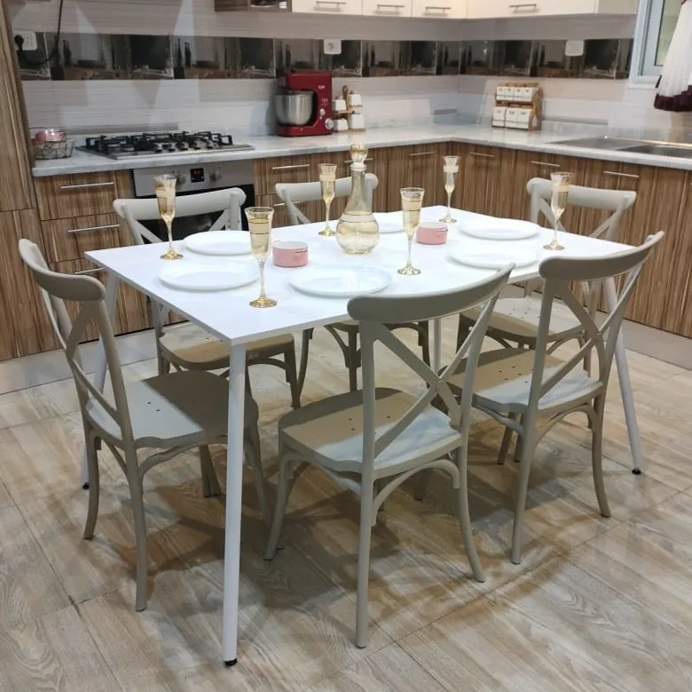 Table avec 6 Chaises