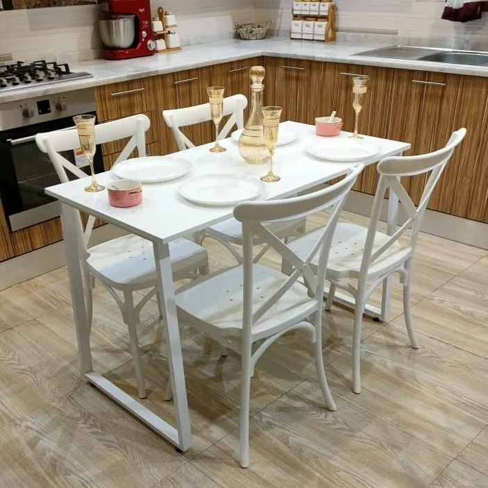 Table avec 4 Chaises