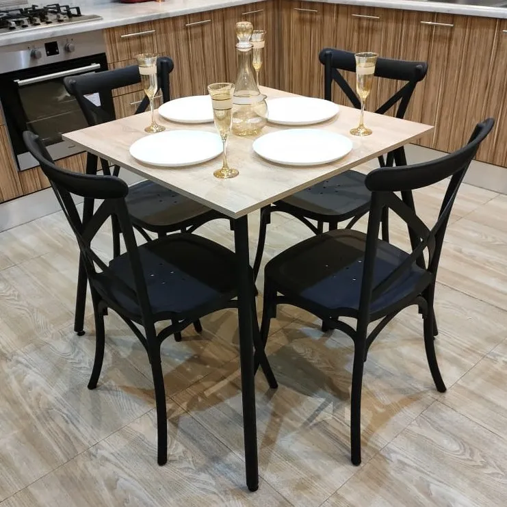 Table avec 4 Chaises