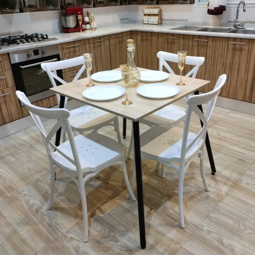 Table avec 4 Chaises